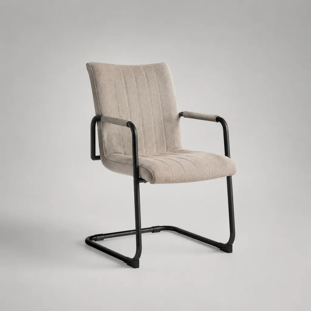 Chaise de salle à manger avec accoudoirs, tissu beige et acier noir, 58 × 62 × 86 cm