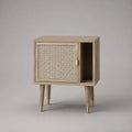 Table de chevet en bois et rotin avec porte cannée et niche, chêne naturel, 60 × 35 × 70 cm